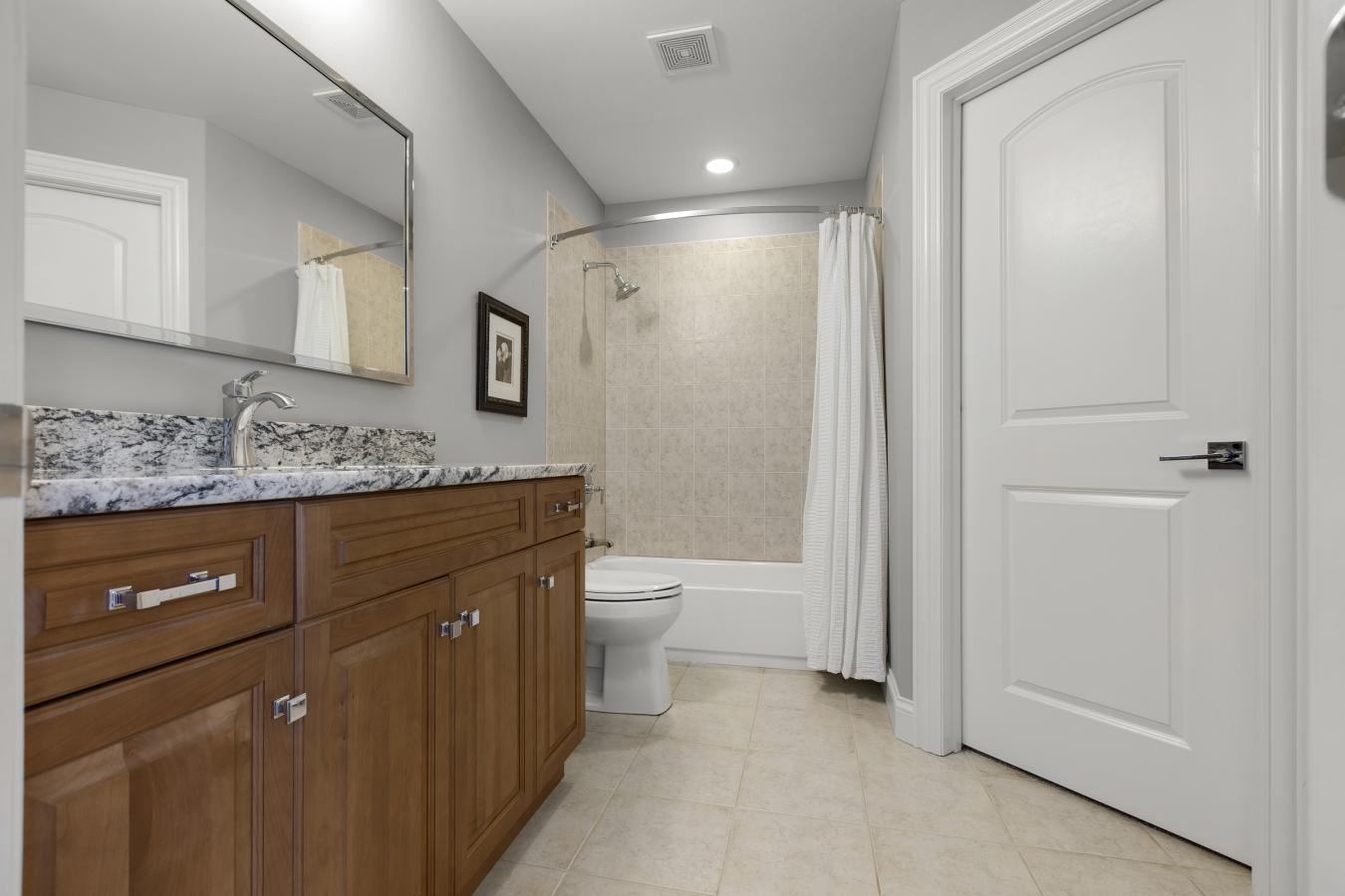 Town and Country, Missouri, 63131, United States, 4 Bedrooms Bedrooms, ,5 BathroomsBathrooms,Residential,For Sale,1765131