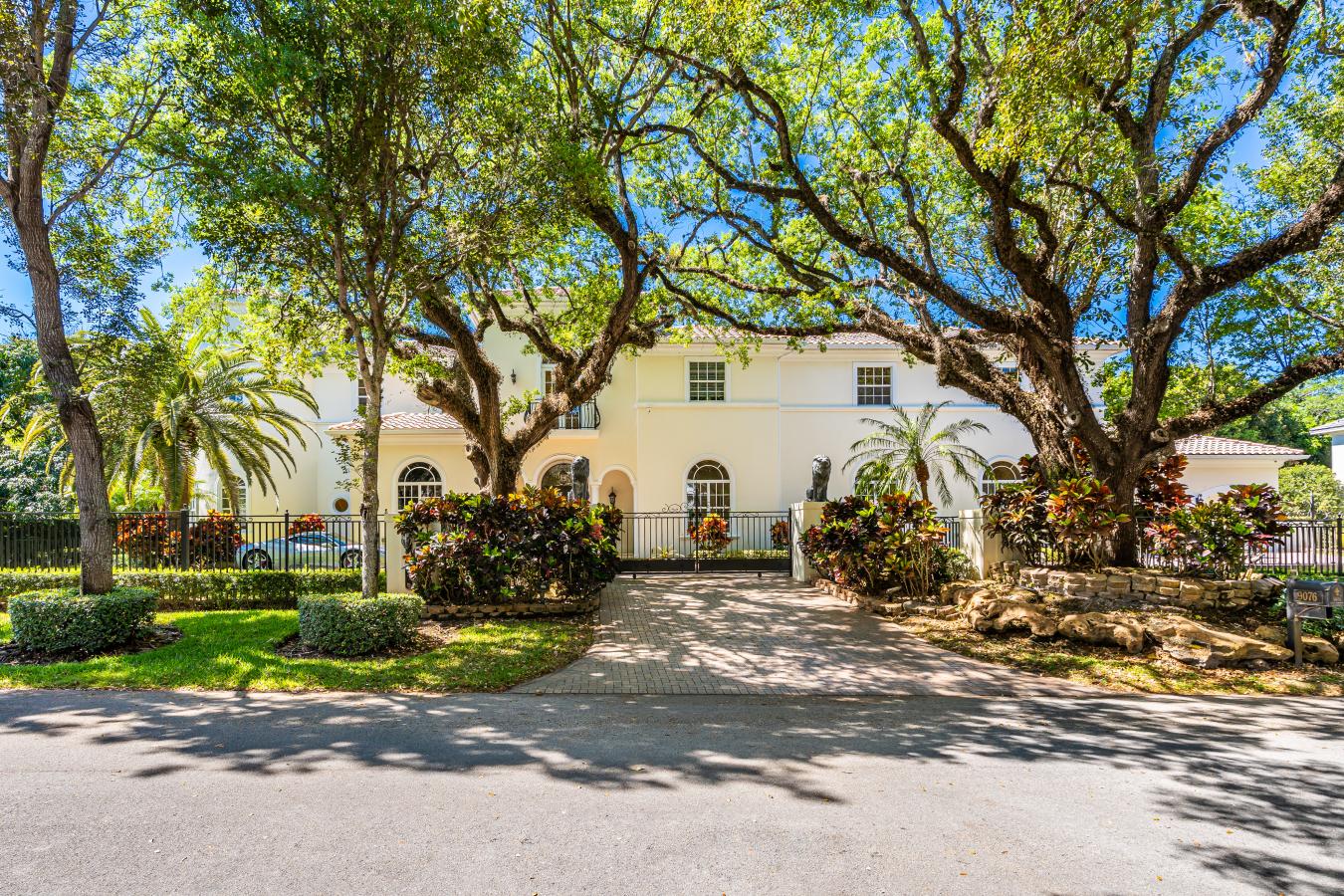 Pinecrest, Florida, 33156, United States, 8 Bedrooms Bedrooms, ,8 BathroomsBathrooms,Residential,For Sale,1765130