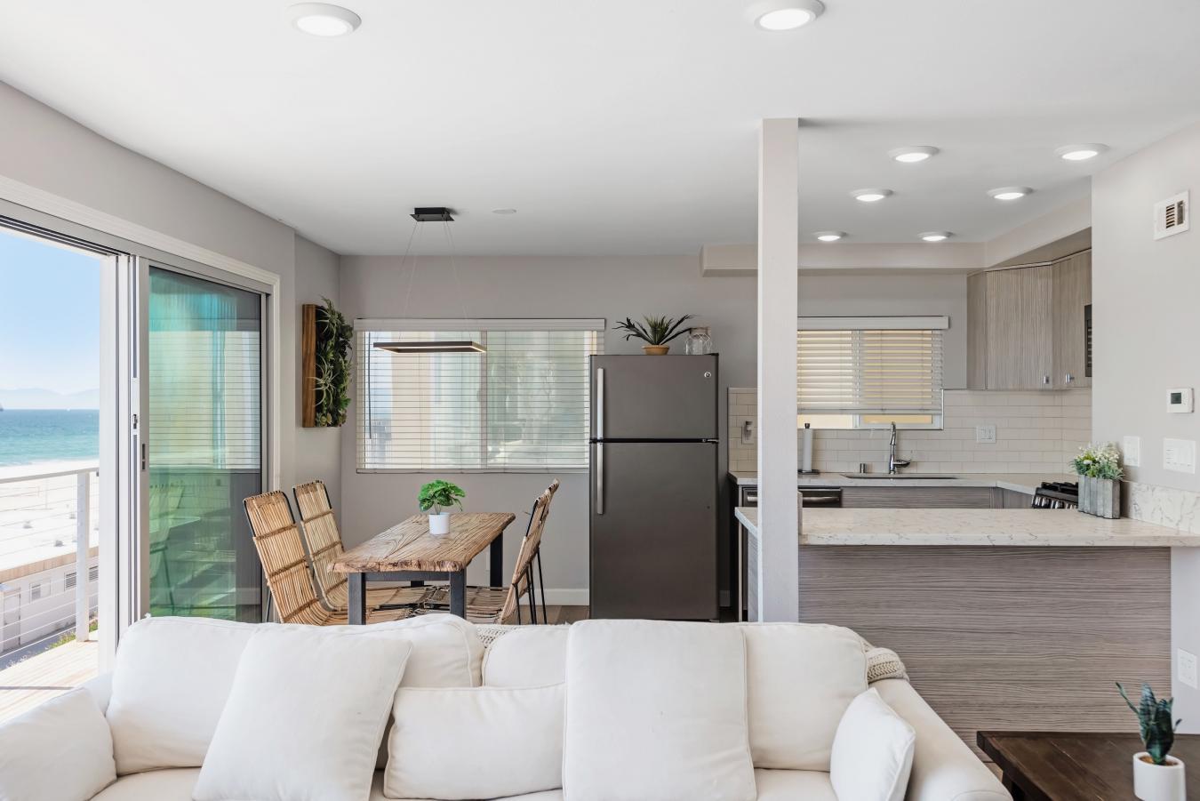 Manhattan Beach, California, 90266, United States, 9 Bedrooms Bedrooms, ,8 BathroomsBathrooms,Residential,For Sale,1765127