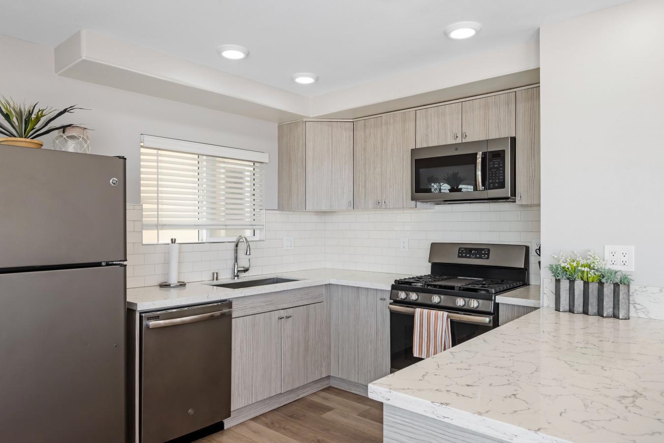 Manhattan Beach, California, 90266, United States, 9 Bedrooms Bedrooms, ,8 BathroomsBathrooms,Residential,For Sale,1765127