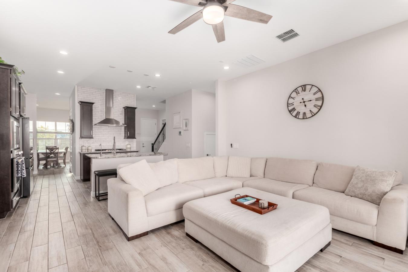 Phoenix, Arizona, 85054, United States, 5 Bedrooms Bedrooms, ,2 BathroomsBathrooms,Residential,For Sale,1765118