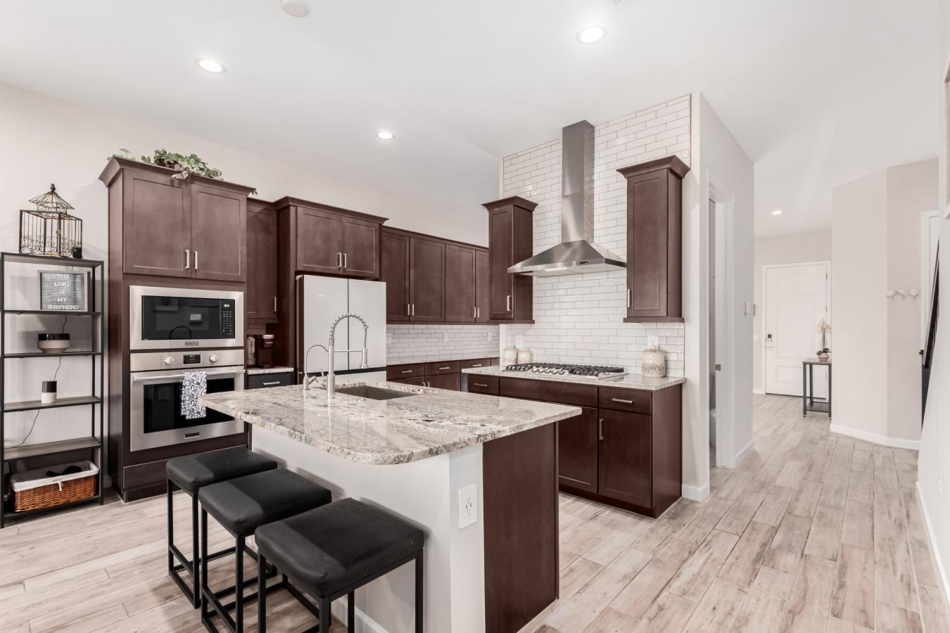 Phoenix, Arizona, 85054, United States, 5 Bedrooms Bedrooms, ,2 BathroomsBathrooms,Residential,For Sale,1765118