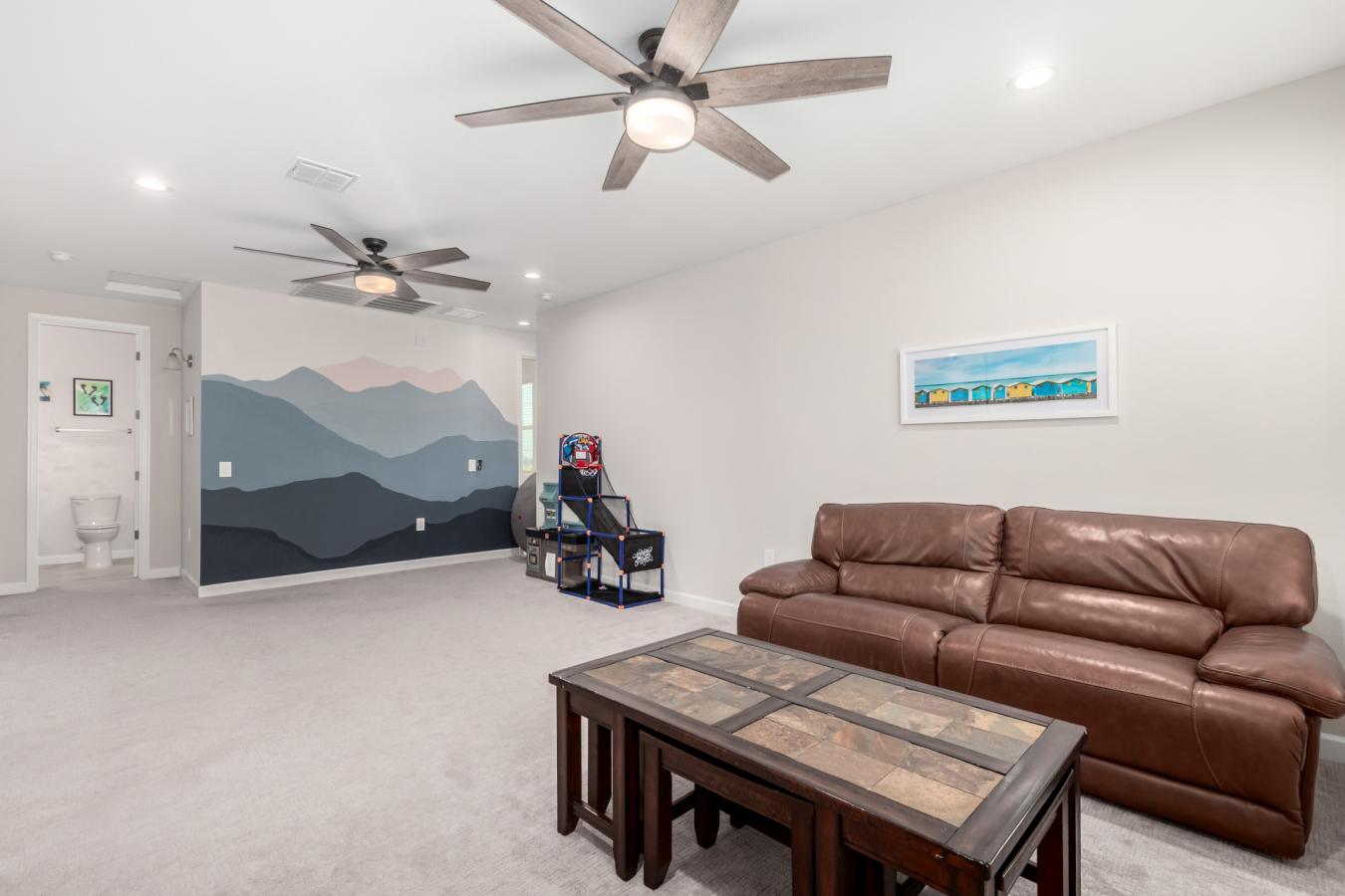 Phoenix, Arizona, 85054, United States, 5 Bedrooms Bedrooms, ,2 BathroomsBathrooms,Residential,For Sale,1765118