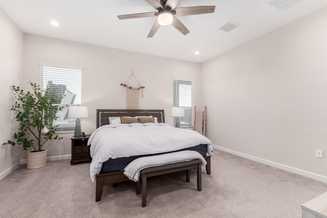 Phoenix, Arizona, 85054, United States, 5 Bedrooms Bedrooms, ,2 BathroomsBathrooms,Residential,For Sale,1765118
