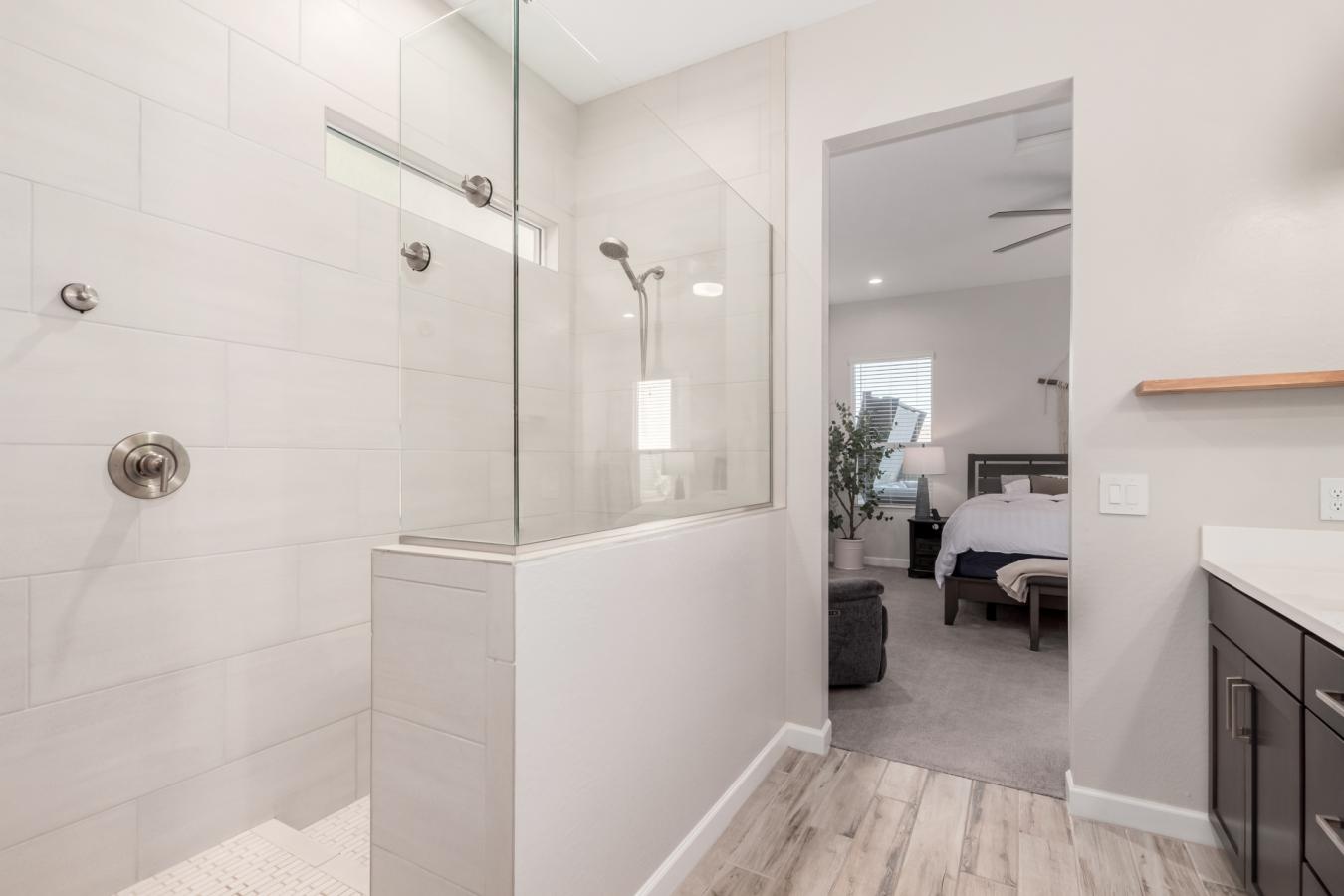 Phoenix, Arizona, 85054, United States, 5 Bedrooms Bedrooms, ,2 BathroomsBathrooms,Residential,For Sale,1765118