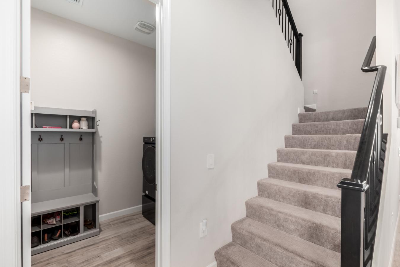 Phoenix, Arizona, 85054, United States, 5 Bedrooms Bedrooms, ,2 BathroomsBathrooms,Residential,For Sale,1765118