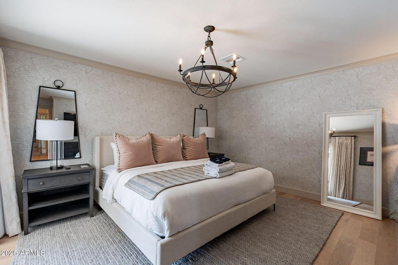 Scottsdale, Arizona, 85251, United States, 4 Bedrooms Bedrooms, ,2 BathroomsBathrooms,Residential,For Sale,1765110