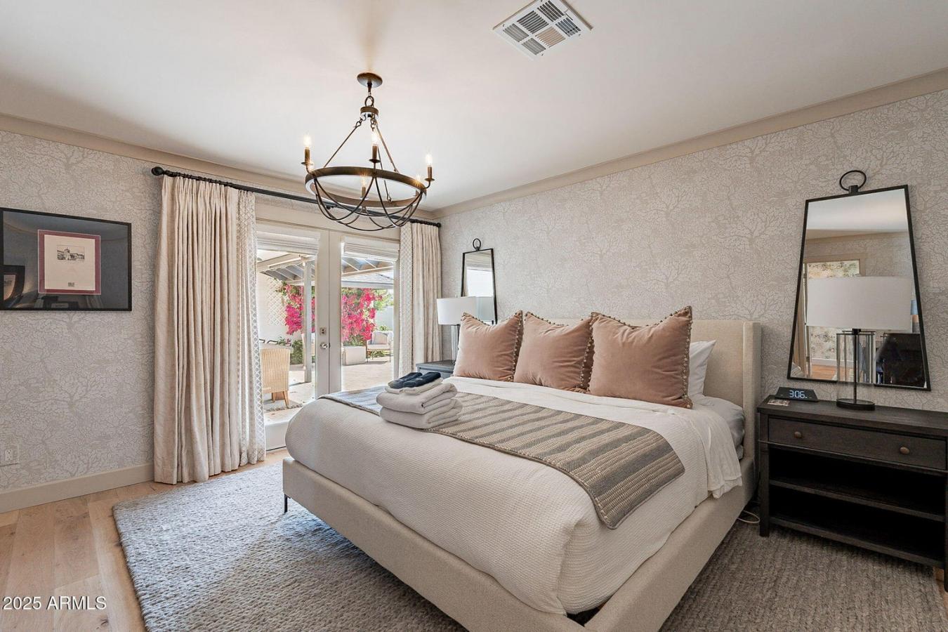 Scottsdale, Arizona, 85251, United States, 4 Bedrooms Bedrooms, ,2 BathroomsBathrooms,Residential,For Sale,1765110