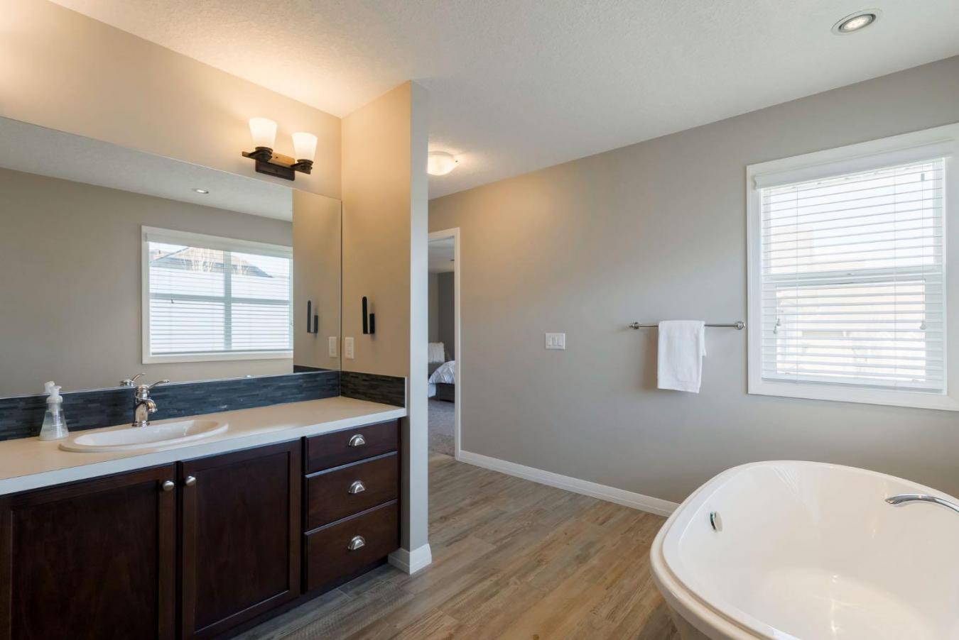 Cochrane, AB, T4C 0V4, Canada, 4 Bedrooms Bedrooms, ,3 BathroomsBathrooms,Residential,For Sale,1765103