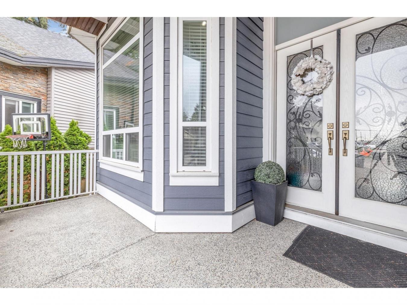 Surrey, BC, V3X0E6, Canada, 8 Bedrooms Bedrooms, ,Residential,For Sale,1765097