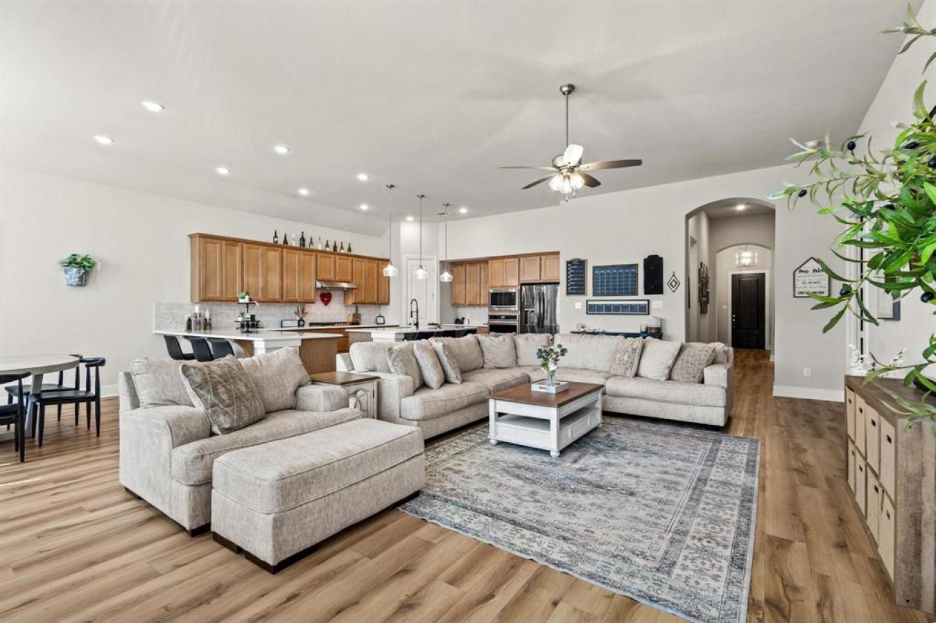 Denison, Texas, 75020, United States, 4 Bedrooms Bedrooms, ,3 BathroomsBathrooms,Residential,For Sale,1768904