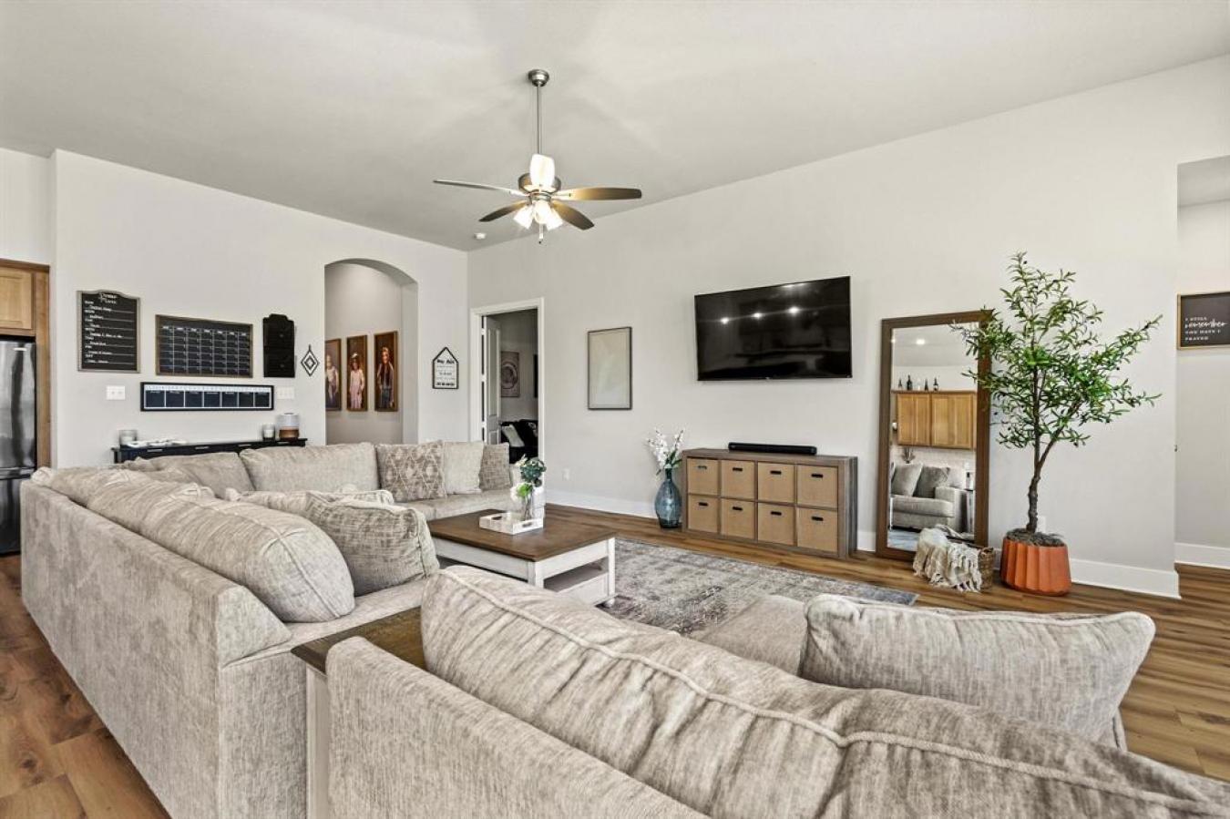 Denison, Texas, 75020, United States, 4 Bedrooms Bedrooms, ,3 BathroomsBathrooms,Residential,For Sale,1768904