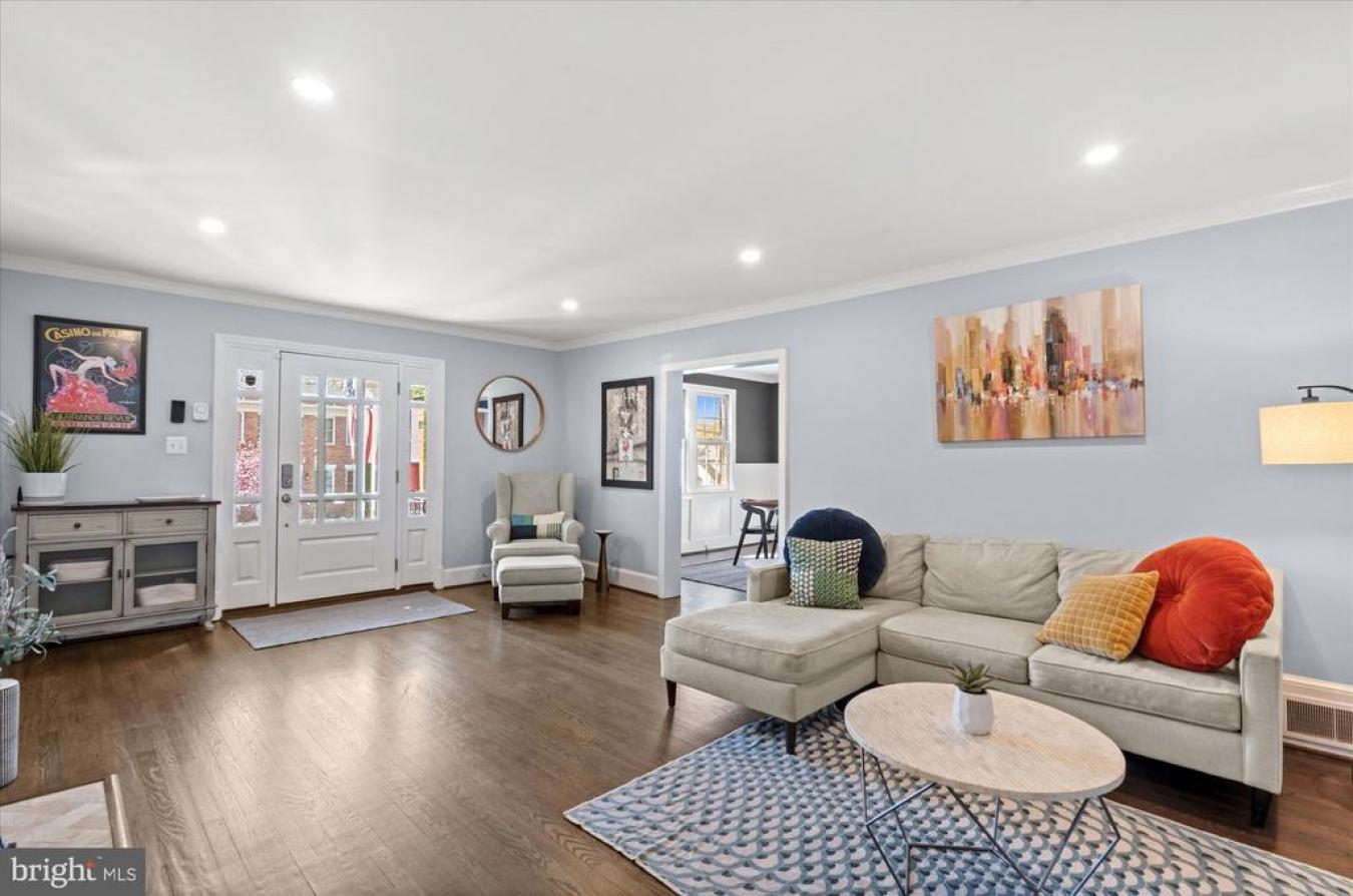 Arlington, Virginia, 22205, United States, 4 Bedrooms Bedrooms, ,3 BathroomsBathrooms,Residential,For Sale,1768900