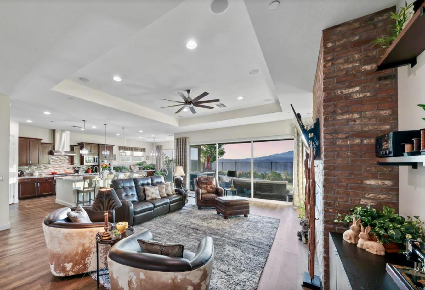 Henderson, Nevada, 89011, United States, 4 Bedrooms Bedrooms, ,3 BathroomsBathrooms,Residential,For Sale,1765092