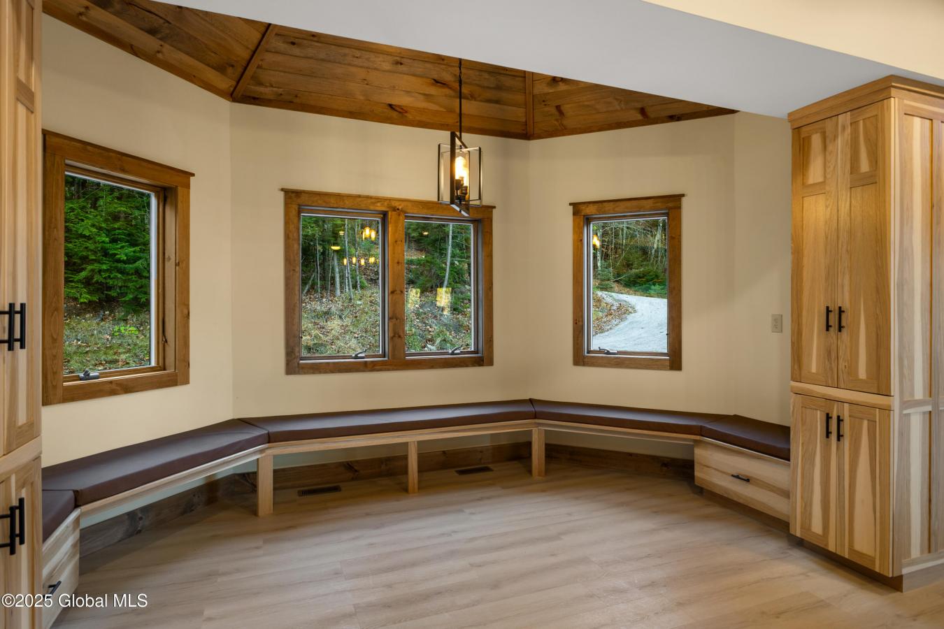 Lake George, New York, 12845, United States, 4 Bedrooms Bedrooms, ,2 BathroomsBathrooms,Residential,For Sale,1768882