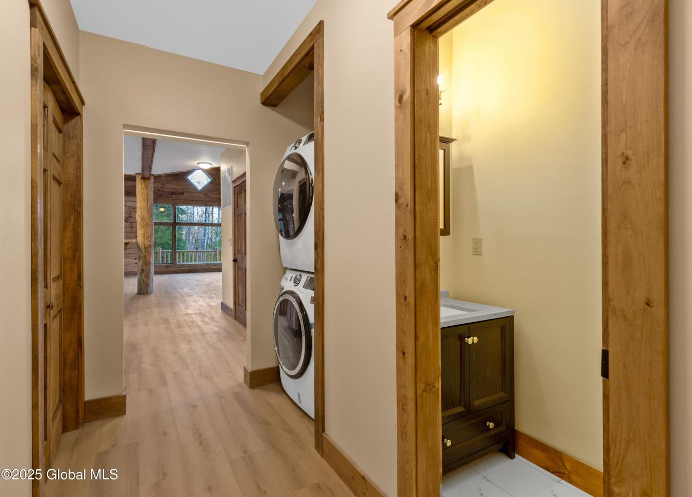 Lake George, New York, 12845, United States, 4 Bedrooms Bedrooms, ,2 BathroomsBathrooms,Residential,For Sale,1768882