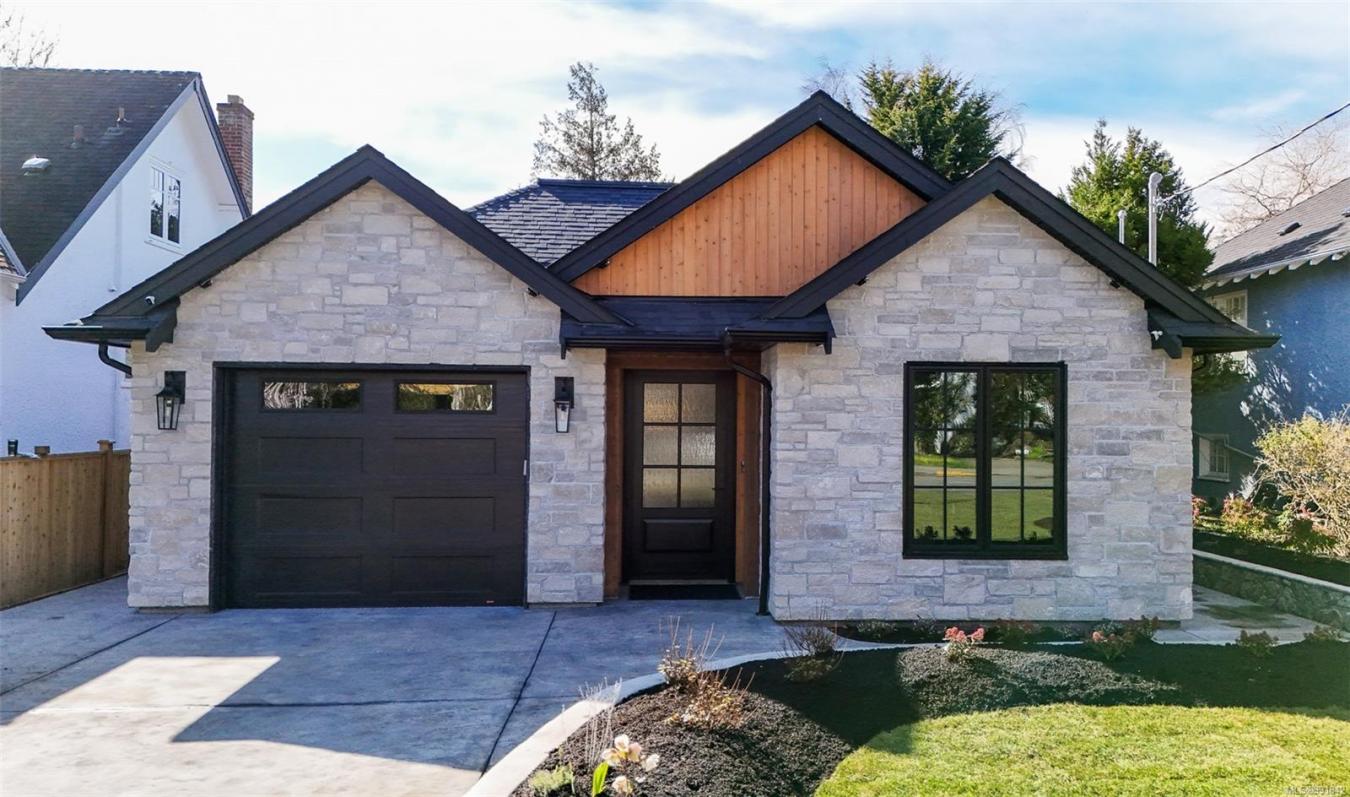 Oak Bay, BC, V8S 2W1, Canada, 3 Bedrooms Bedrooms, ,2 BathroomsBathrooms,Residential,For Sale,1769211
