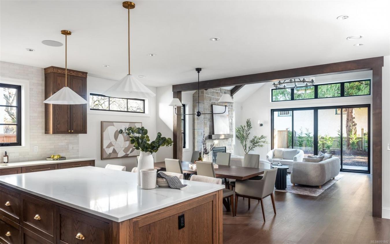 Oak Bay, BC, V8S 2W1, Canada, 3 Bedrooms Bedrooms, ,2 BathroomsBathrooms,Residential,For Sale,1769211