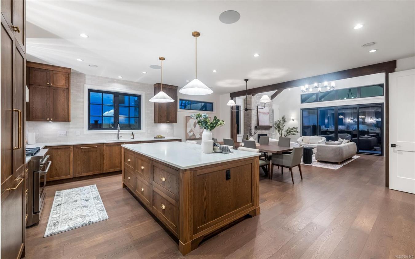 Oak Bay, BC, V8S 2W1, Canada, 3 Bedrooms Bedrooms, ,2 BathroomsBathrooms,Residential,For Sale,1769211