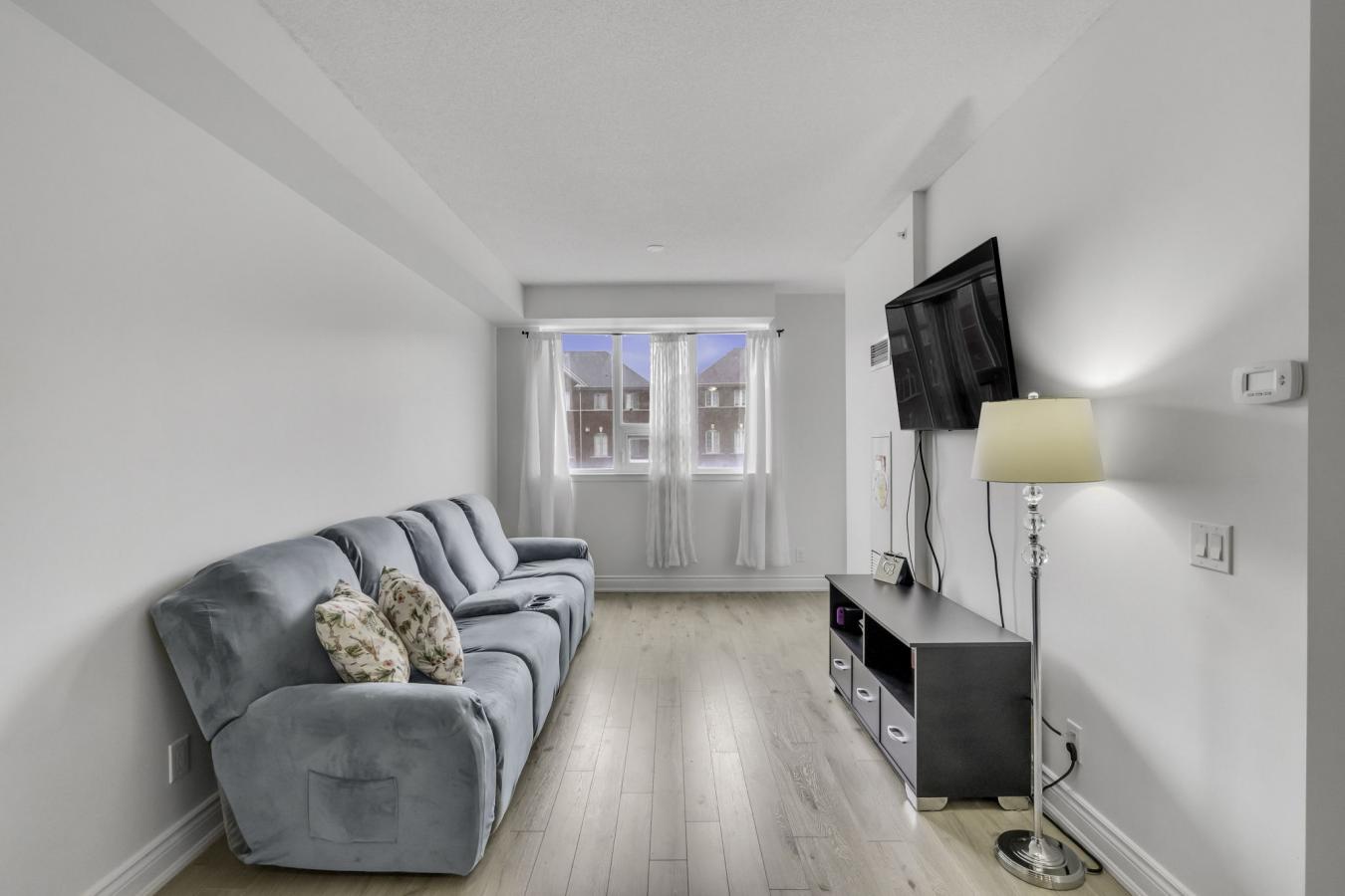 Markham, ON, L6E0T4, Canada, 1 Bedroom Bedrooms, ,1 BathroomBathrooms,Residential,For Sale,1769188