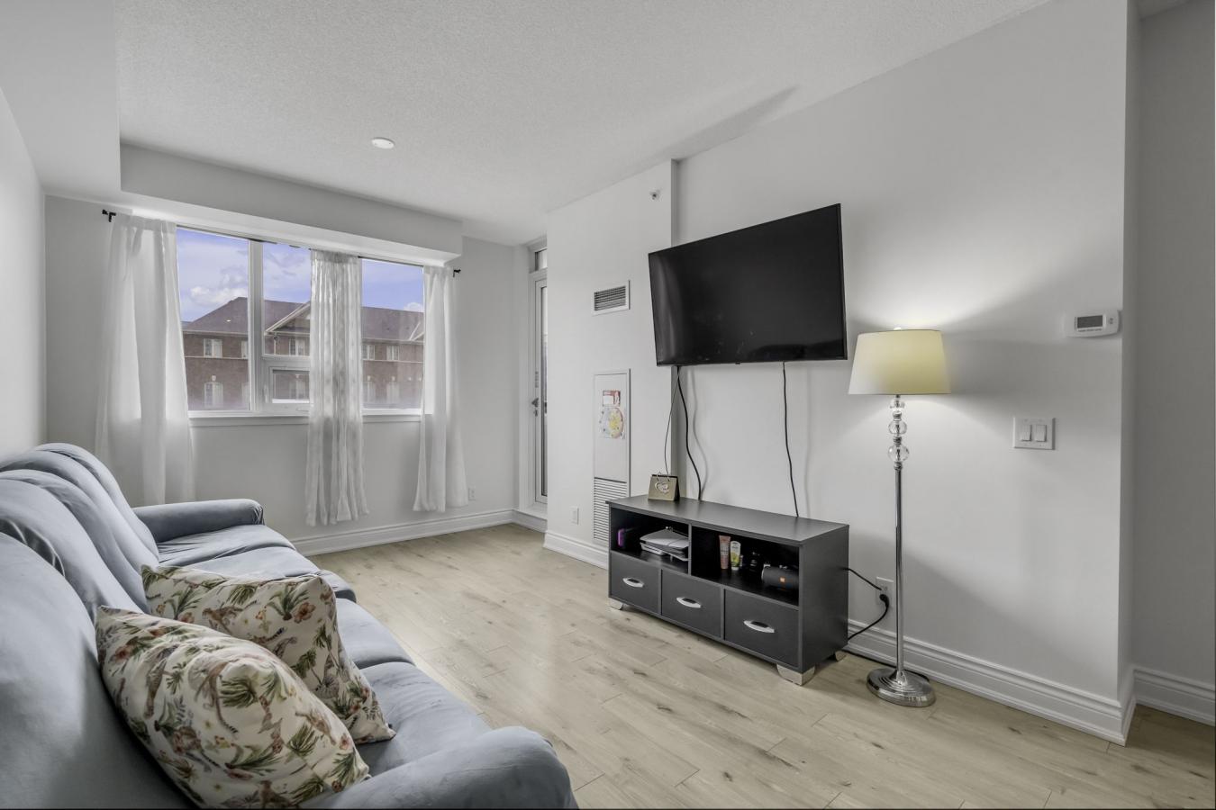 Markham, ON, L6E0T4, Canada, 1 Bedroom Bedrooms, ,1 BathroomBathrooms,Residential,For Sale,1769188