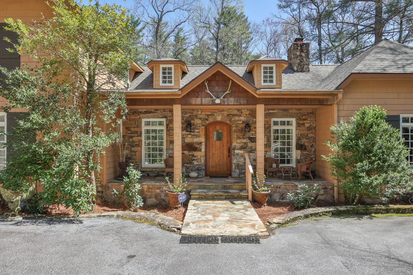 Highlands, North Carolina, 28741, United States, 4 Bedrooms Bedrooms, ,4 BathroomsBathrooms,Residential,For Sale,1773078