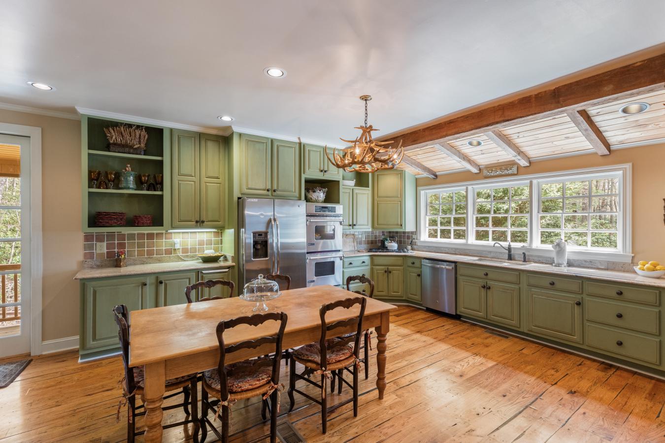 Highlands, North Carolina, 28741, United States, 4 Bedrooms Bedrooms, ,4 BathroomsBathrooms,Residential,For Sale,1773078