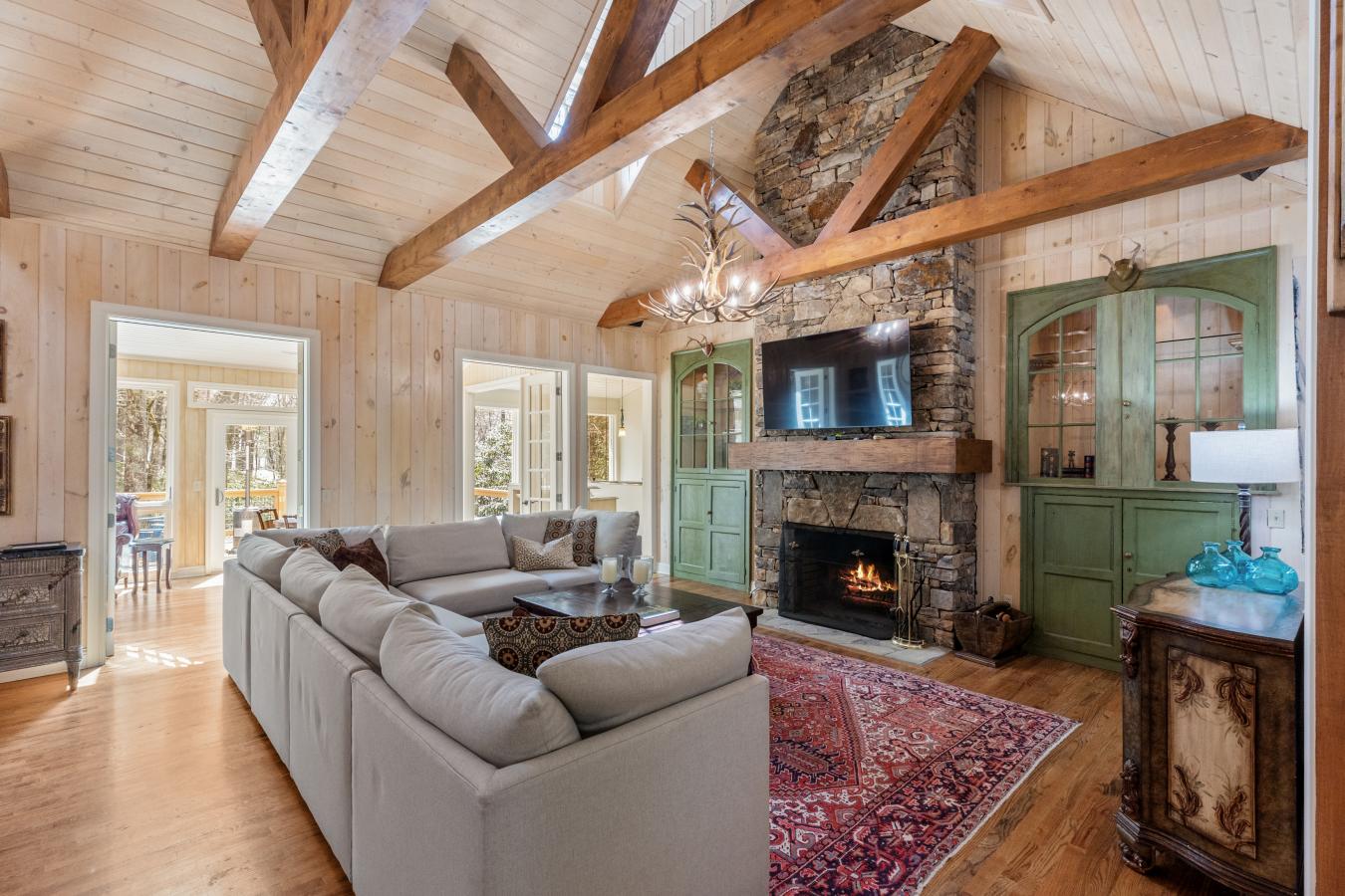 Highlands, North Carolina, 28741, United States, 4 Bedrooms Bedrooms, ,4 BathroomsBathrooms,Residential,For Sale,1773078