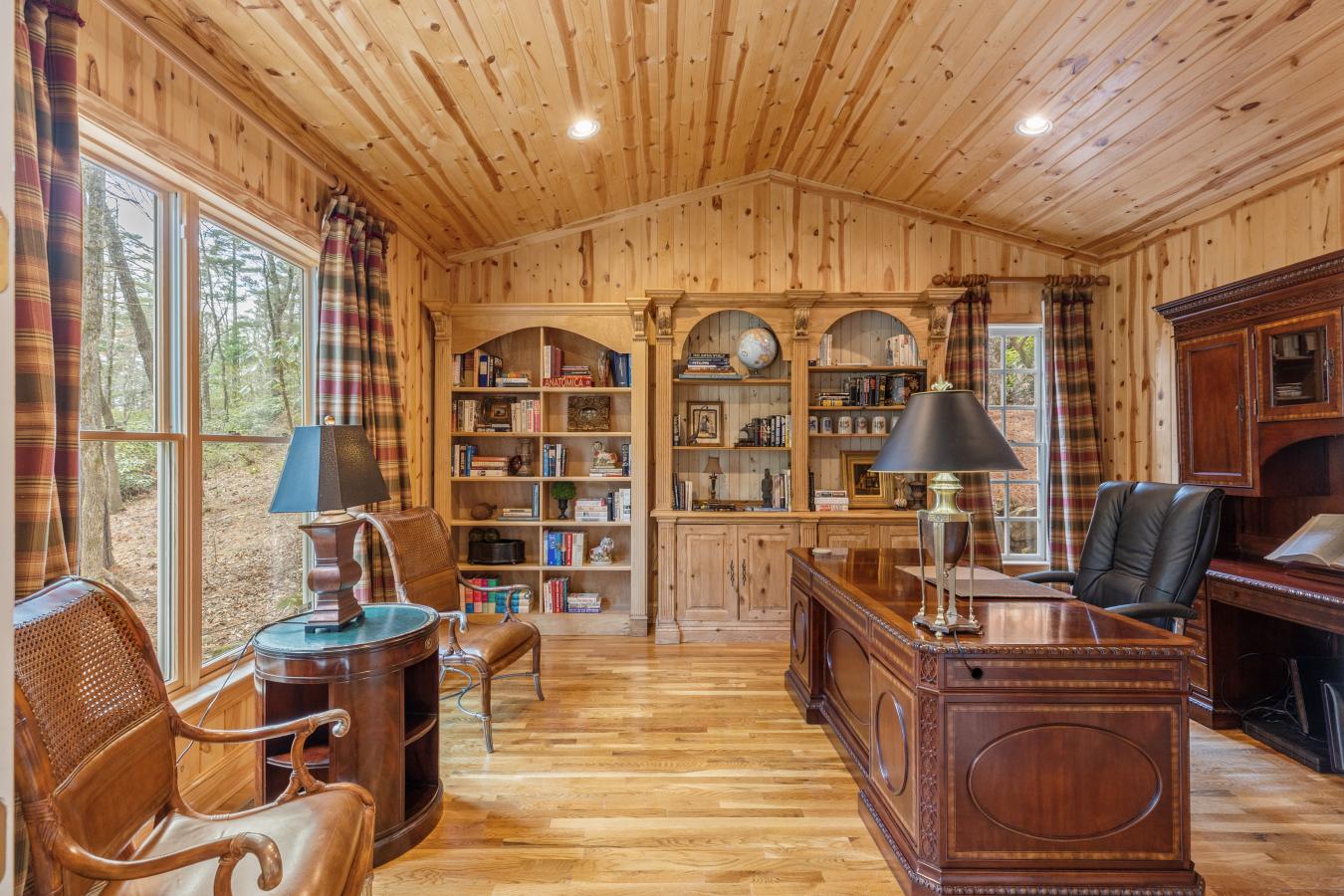 Highlands, North Carolina, 28741, United States, 4 Bedrooms Bedrooms, ,4 BathroomsBathrooms,Residential,For Sale,1773078