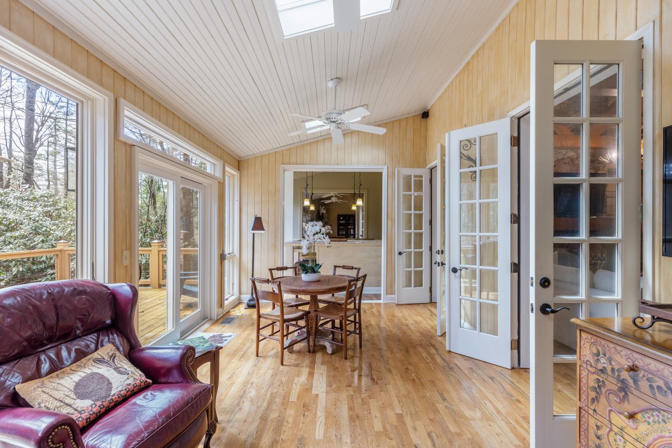 Highlands, North Carolina, 28741, United States, 4 Bedrooms Bedrooms, ,4 BathroomsBathrooms,Residential,For Sale,1773078