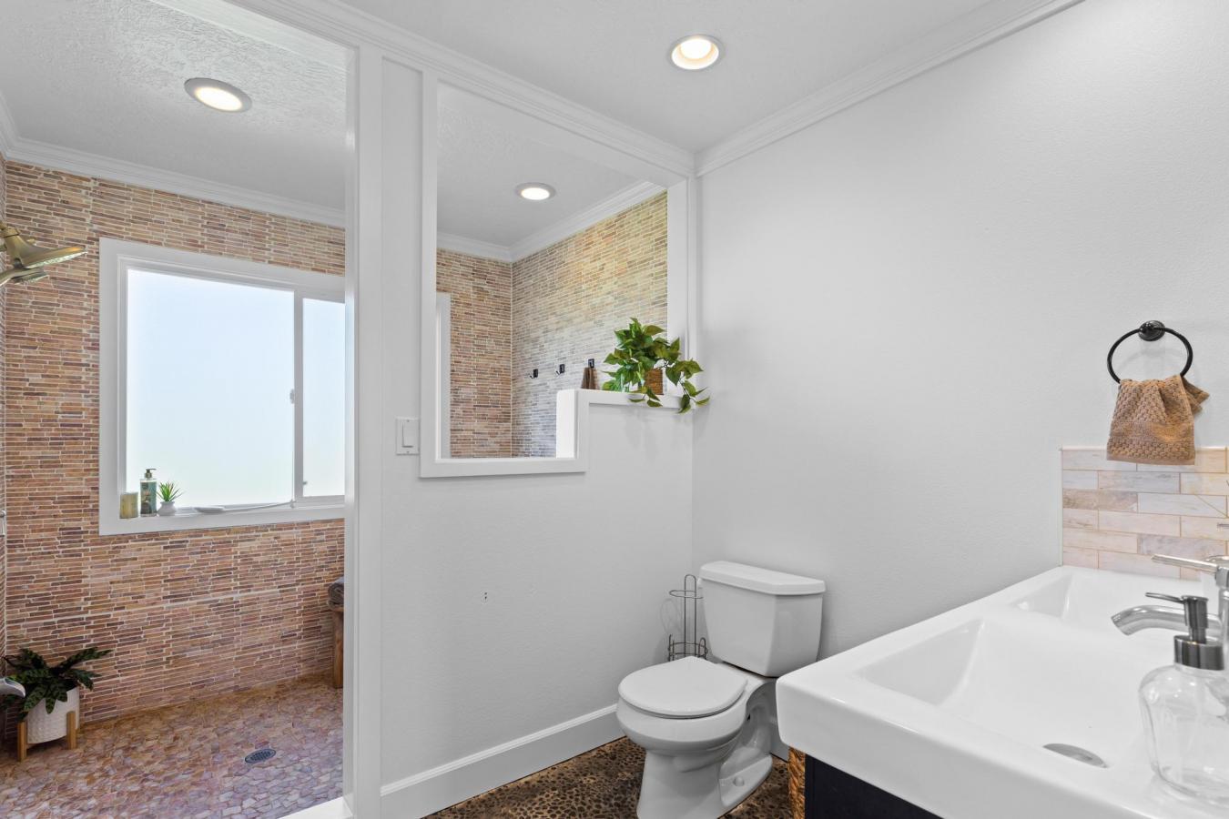 KURTISTOWN, Hawaii, 96760, United States, 3 Bedrooms Bedrooms, ,2 BathroomsBathrooms,Residential,For Sale,1771302