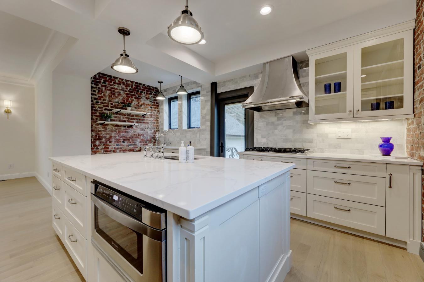 Fort Lee, New Jersey, 07024, United States, 5 Bedrooms Bedrooms, ,2 BathroomsBathrooms,Residential,For Sale,1772593