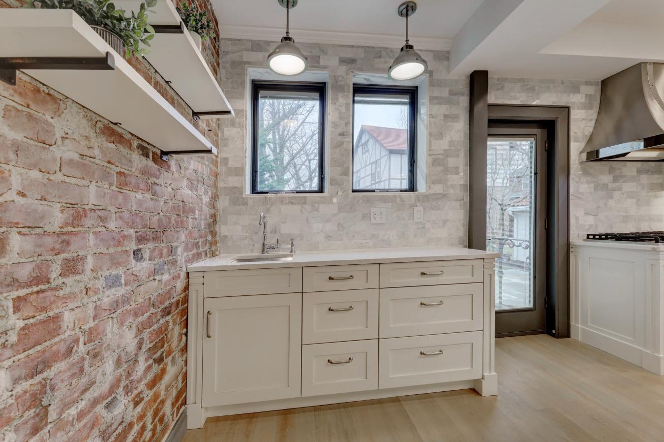 Fort Lee, New Jersey, 07024, United States, 5 Bedrooms Bedrooms, ,2 BathroomsBathrooms,Residential,For Sale,1772593