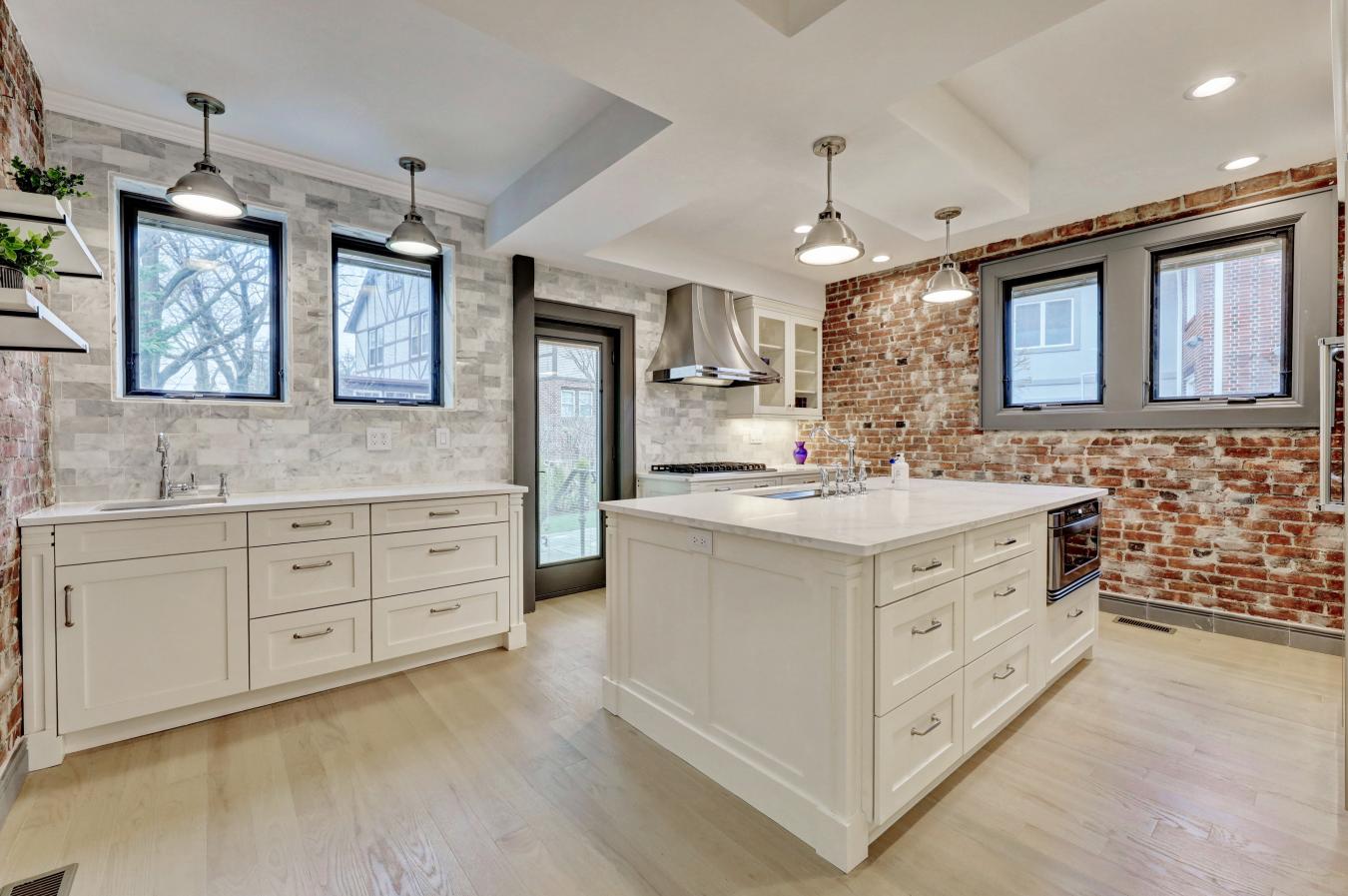 Fort Lee, New Jersey, 07024, United States, 5 Bedrooms Bedrooms, ,2 BathroomsBathrooms,Residential,For Sale,1772593