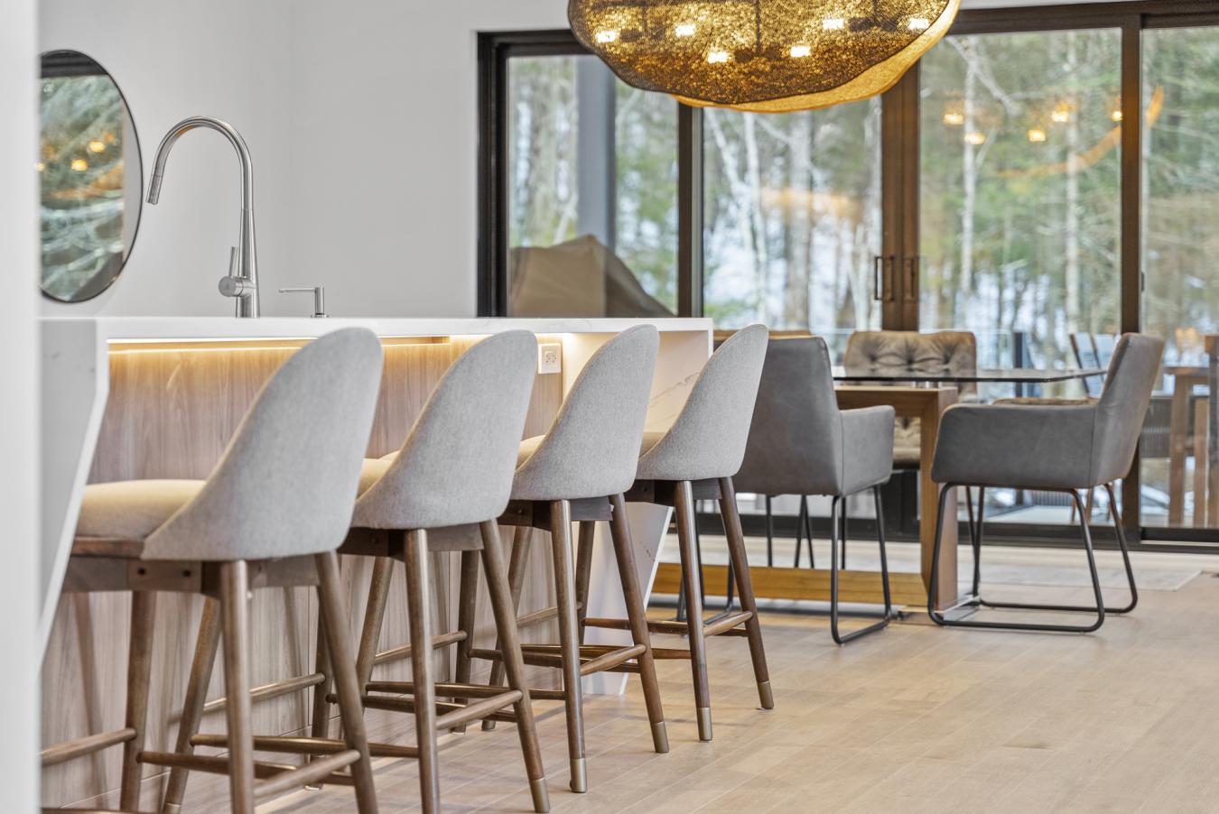 AUSTIN, QC, J0B1B0, Canada, 4 Bedrooms Bedrooms, ,3 BathroomsBathrooms,Residential,For Sale,1773074