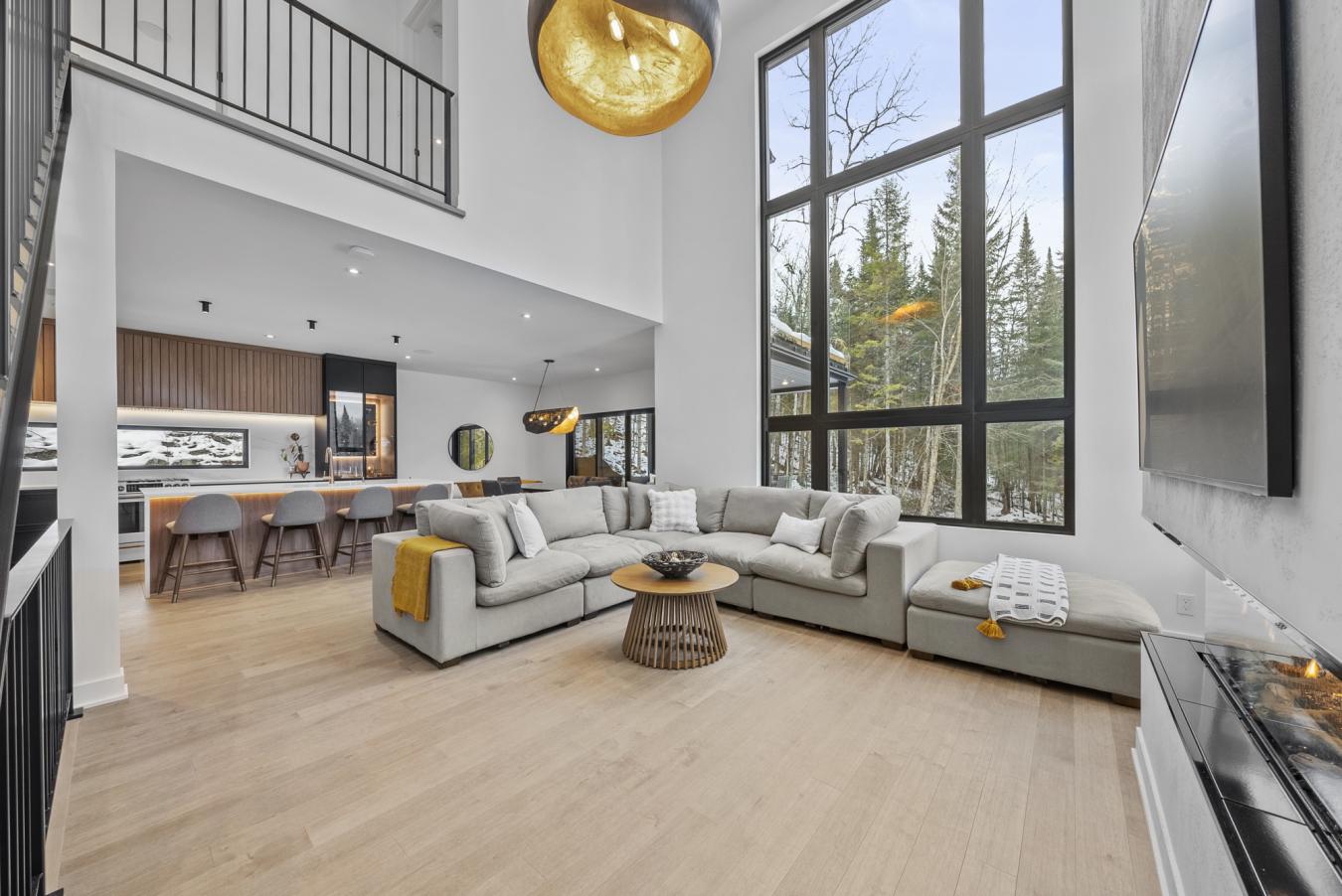 AUSTIN, QC, J0B1B0, Canada, 4 Bedrooms Bedrooms, ,3 BathroomsBathrooms,Residential,For Sale,1773074