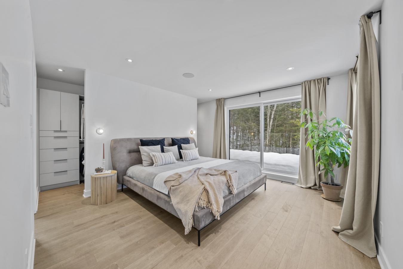 AUSTIN, QC, J0B1B0, Canada, 4 Bedrooms Bedrooms, ,3 BathroomsBathrooms,Residential,For Sale,1773074