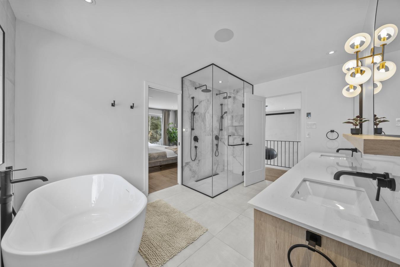 AUSTIN, QC, J0B1B0, Canada, 4 Bedrooms Bedrooms, ,3 BathroomsBathrooms,Residential,For Sale,1773074