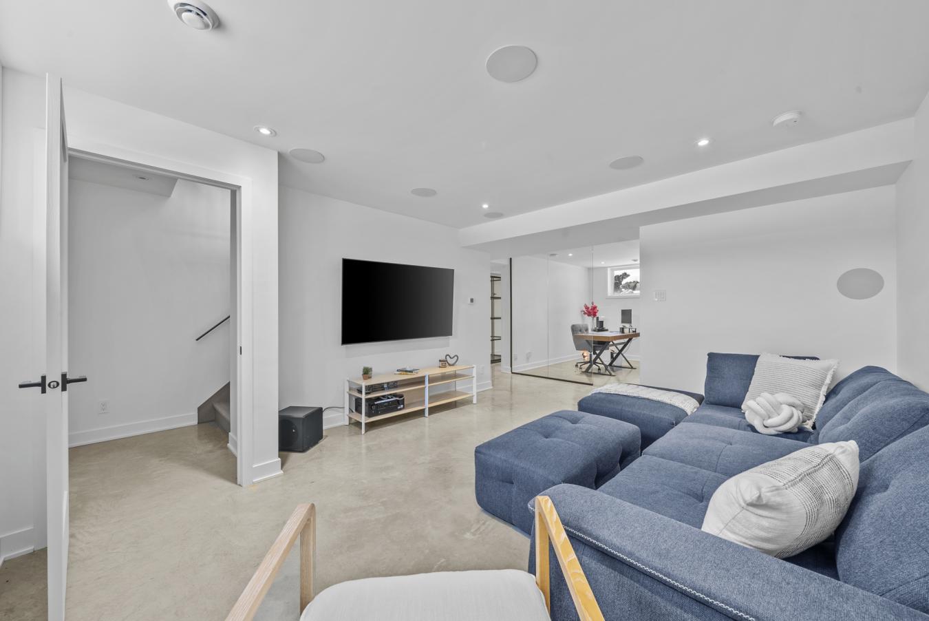 AUSTIN, QC, J0B1B0, Canada, 4 Bedrooms Bedrooms, ,3 BathroomsBathrooms,Residential,For Sale,1773074