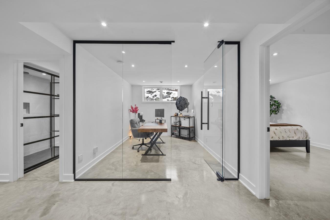 AUSTIN, QC, J0B1B0, Canada, 4 Bedrooms Bedrooms, ,3 BathroomsBathrooms,Residential,For Sale,1773074