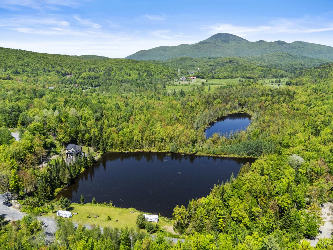 AUSTIN, QC, J0B1B0, Canada, 4 Bedrooms Bedrooms, ,3 BathroomsBathrooms,Residential,For Sale,1773074