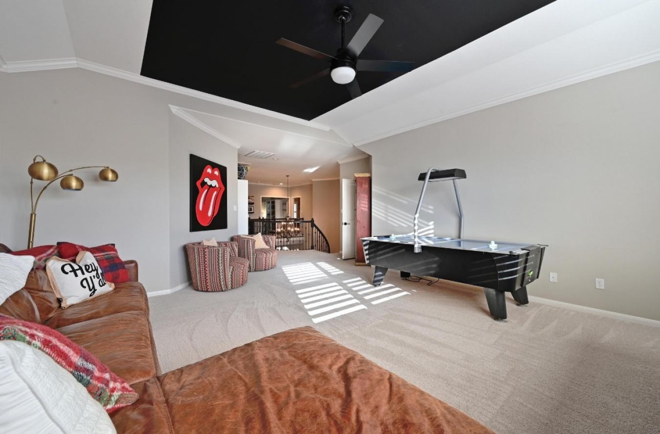 Austin, Texas, 78732, United States, 5 Bedrooms Bedrooms, ,4 BathroomsBathrooms,Residential,For Sale,1773070