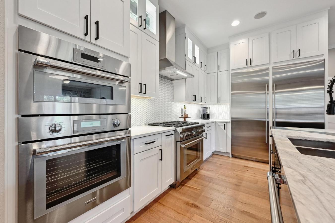 Austin, Texas, 78732, United States, 5 Bedrooms Bedrooms, ,4 BathroomsBathrooms,Residential,For Sale,1773070