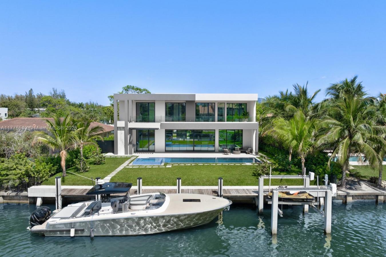 Hallandale Beach, Florida, 33009, United States, 6 Bedrooms Bedrooms, ,6 BathroomsBathrooms,Residential,For Sale,1773066
