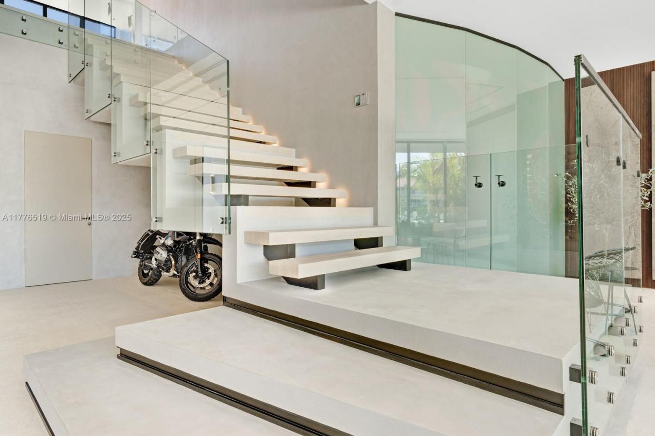 Hallandale Beach, Florida, 33009, United States, 6 Bedrooms Bedrooms, ,6 BathroomsBathrooms,Residential,For Sale,1773066