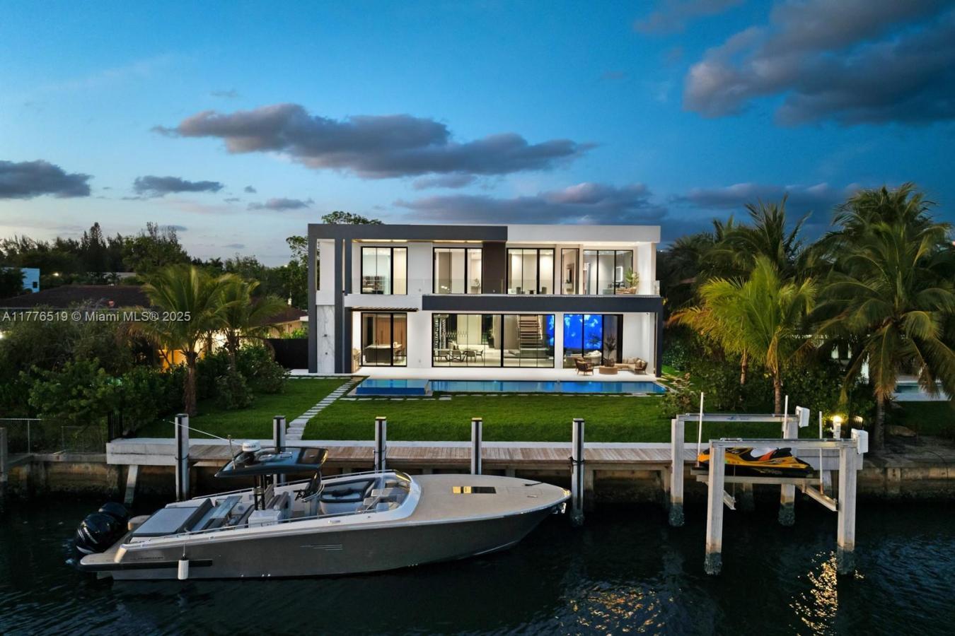 Hallandale Beach, Florida, 33009, United States, 6 Bedrooms Bedrooms, ,6 BathroomsBathrooms,Residential,For Sale,1773066