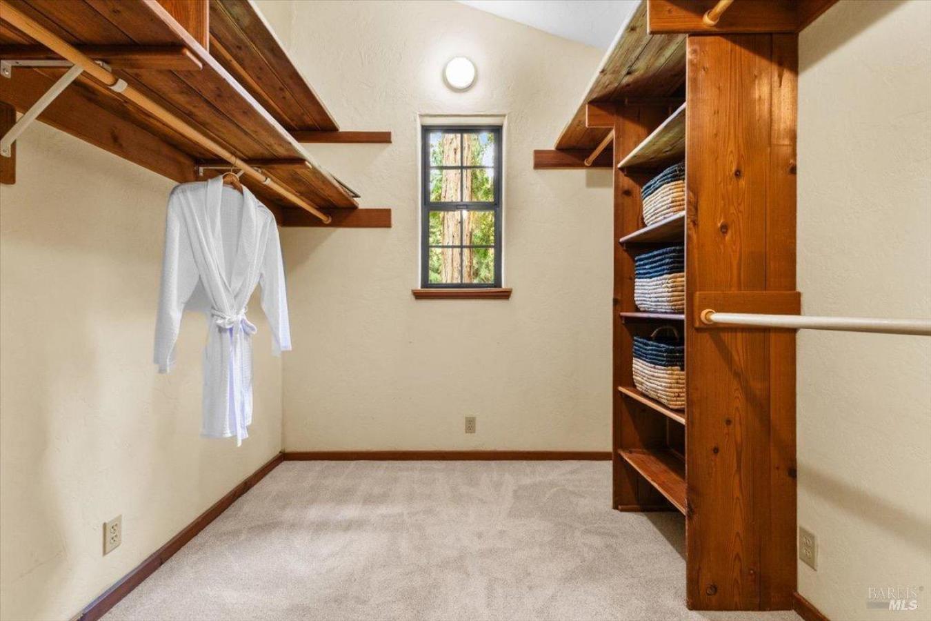 Healdsburg, California, 95448, United States, 4 Bedrooms Bedrooms, ,3 BathroomsBathrooms,Residential,For Sale,1773063