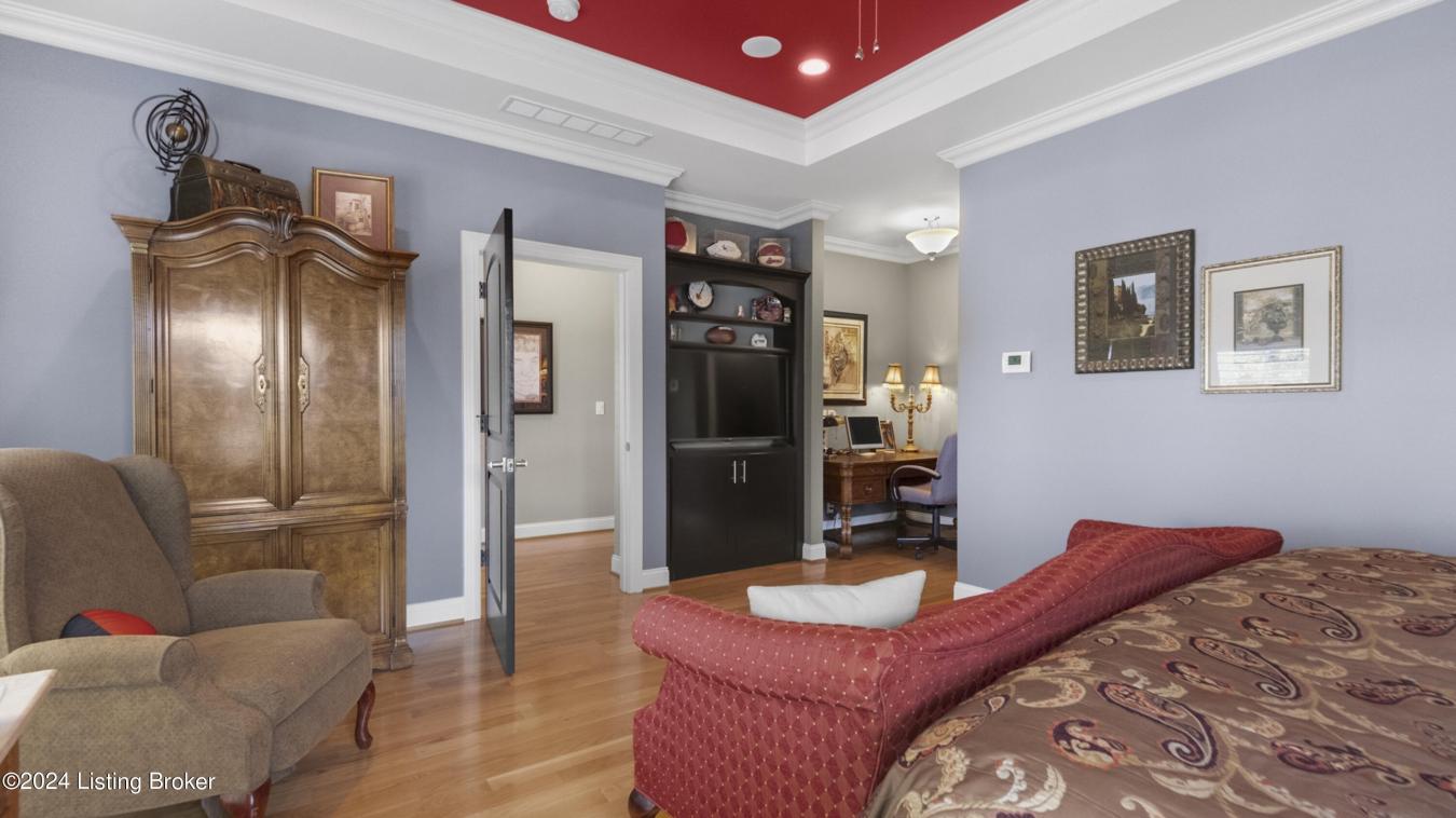 Louisville, Kentucky, 40299, United States, 7 Bedrooms Bedrooms, ,5 BathroomsBathrooms,Residential,For Sale,1773062