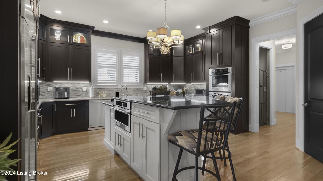 Louisville, Kentucky, 40299, United States, 7 Bedrooms Bedrooms, ,5 BathroomsBathrooms,Residential,For Sale,1773062