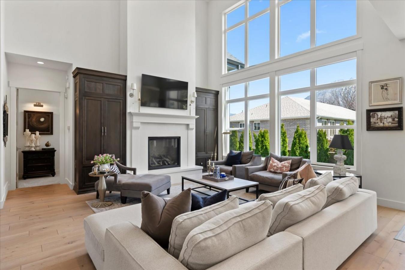 Murray, Utah, 84121, United States, 5 Bedrooms Bedrooms, ,5 BathroomsBathrooms,Residential,For Sale,1773053